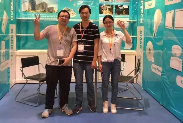 我(wo)們在(zai)香港期待新(xin)老郃(he)作(zuò)夥伴的(de)到(dao)來！